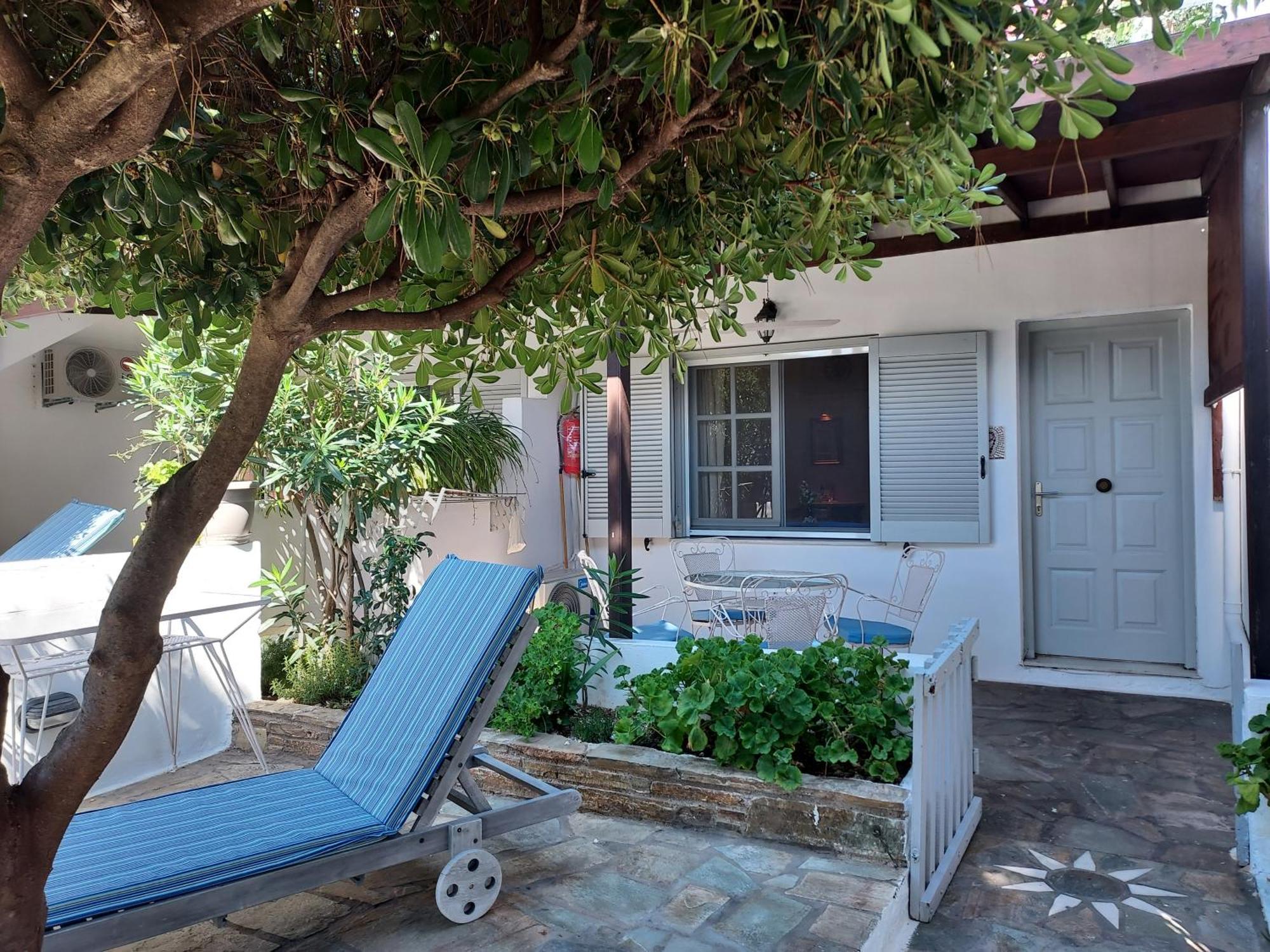 Villa Arni Andros - Βίλα Αρνη Batsíon Oda fotoğraf